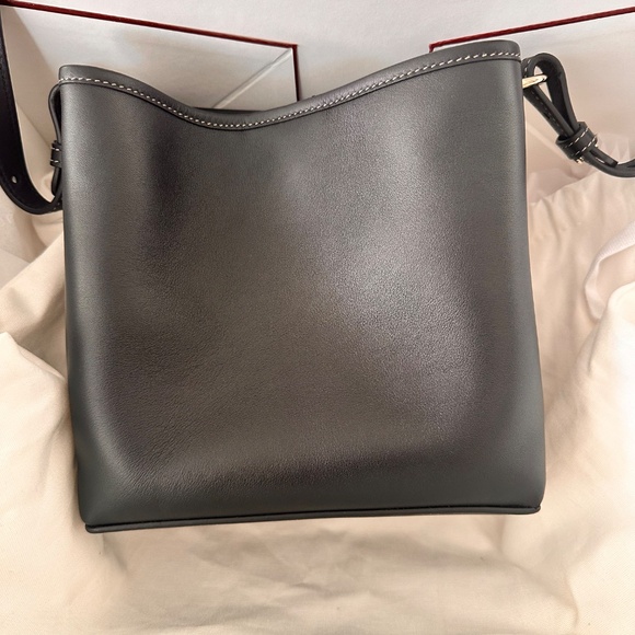 Gucci Bucket Handbag - Picture 4 of 8